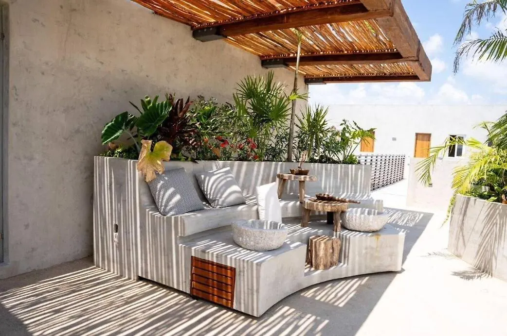 Peaceful Immersion In The Jungle Near The Beach Τουλούμ